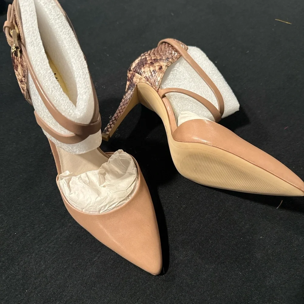 Heels - Picture 1 of 2